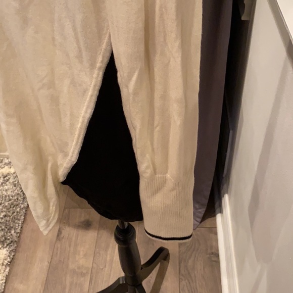 Banana Republic woman “7” sweater NWT - Picture 8 of 8